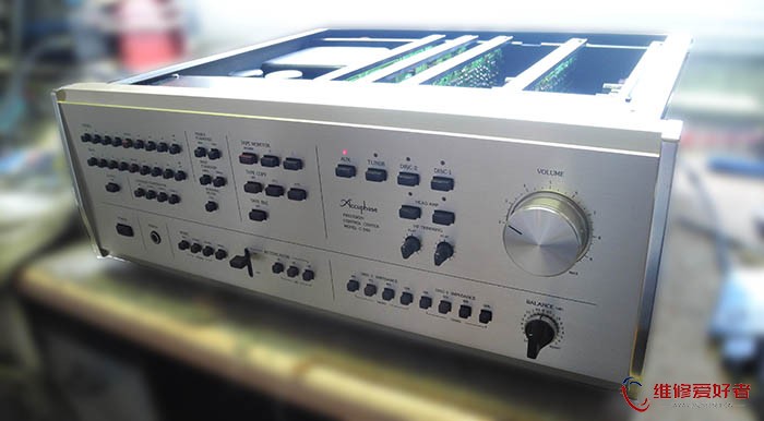 金嗓子 Accuphase C240.jpg